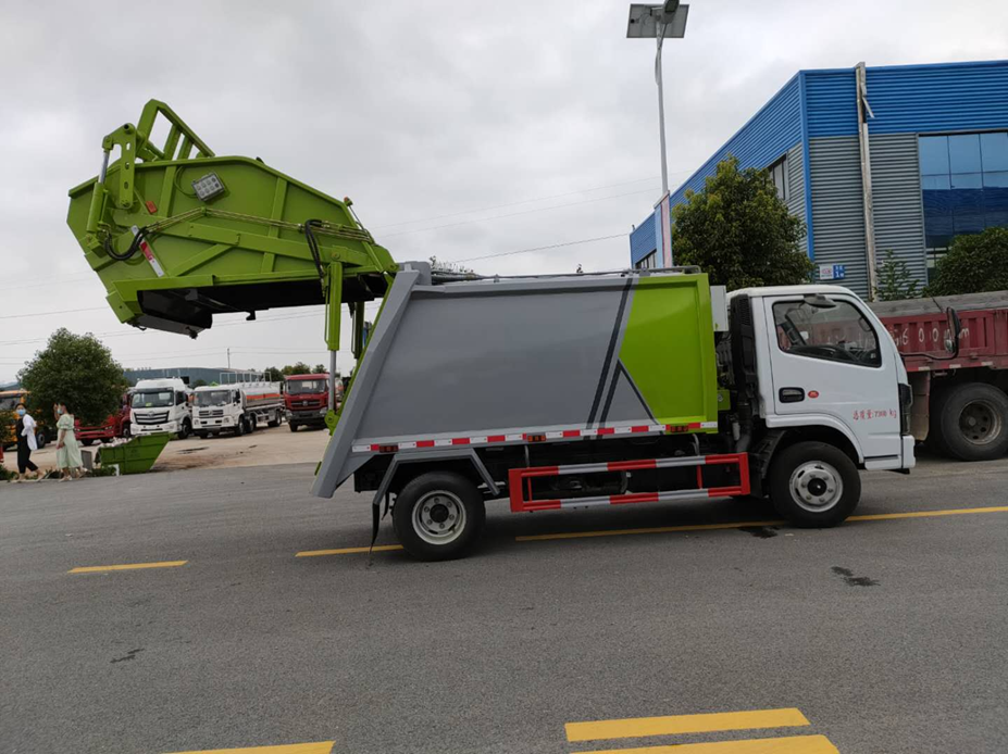 东风多利卡6方压缩垃圾车