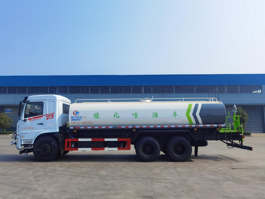 D3后双桥19.5方绿化喷洒车